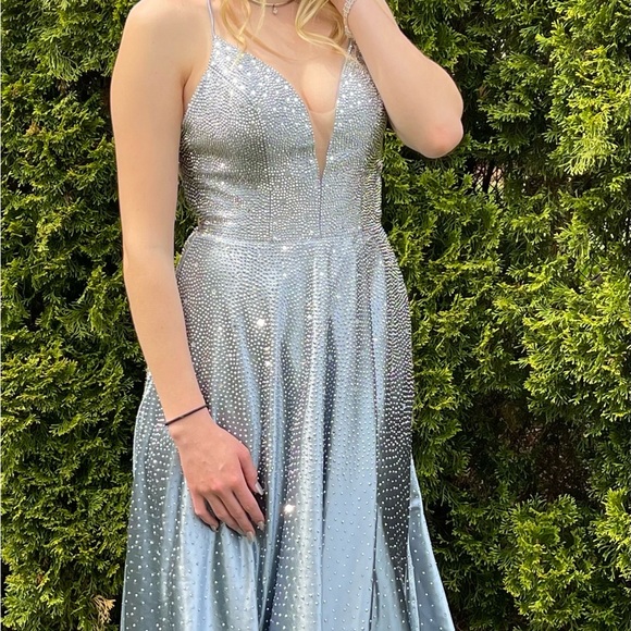 Size 4 Sherri Hill Prom Dress - Picture 2 of 4